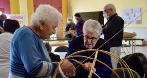 La cabane à “Plume”, petite fille de 10 ans et… 8 mètres de haut