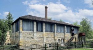 Moulin de la Rouzique : des siècles d’histoire dans ses papiers