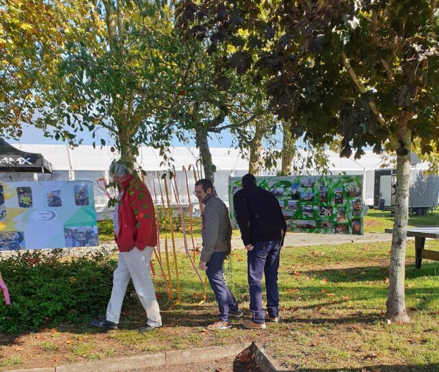les panneaux de photos, créés par l'atelier Passerelle