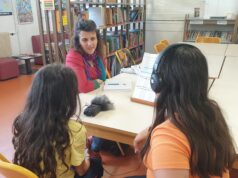 Bien s’informer, ça s’apprend Au sein de l'atelier radio, les élèves on accès à un enregistreur numérique et au matériel permettant de faire des directs