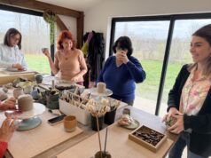 Créativité et convivialité au Vevette céramique café