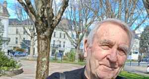 Solidarité Paysans, pour venir en aide aux agriculteurs en difficulté Ancien agriculteur, Michel Roux passe sa retraite au service de ses anciens collègues, en difficulté. Il préside Solidarité paysans Aquitaine.