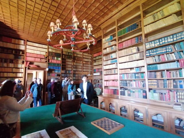 Dans la bibliothèque de Fayolle