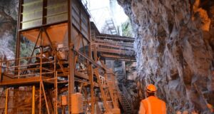 Les mineurs de fond du calcaire de Saint-Astier Les blocs de chaux remontent à la surface vers les fours