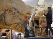 Les taureaux de Lascaux vont partir en voyage Les panneaux, ici celui de la licorne, seront raccordés pour former la rotonde