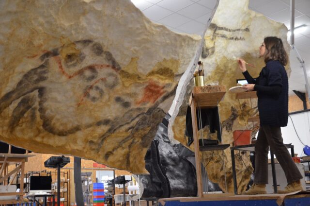 Les panneaux, ici celui de la licorne, seront raccordés pour former la rotonde