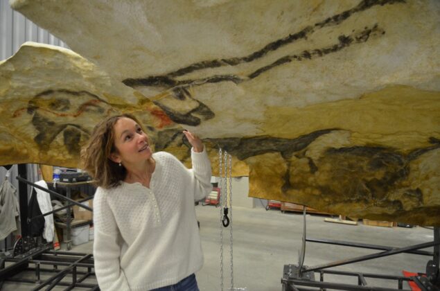 Nathalie Grenet chef de projet de Lascaux 3 sous la fameuse licorne