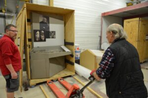Préparatifs et remise en état de l'exposition pour sa nouvelle version
