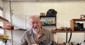 Gérard Martinez, un cordonnier à l’ancienne à Montignac-Lascaux