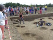 L’agglomération gauloise de Blis se révèle petit à petit Lors de la visite des fouilles à la fin de la campagne d'été présentée par Juliette Hantrais