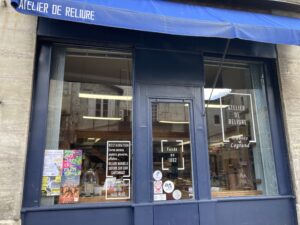 La vitrine de l'atelier Legrand, rue Saint-Front