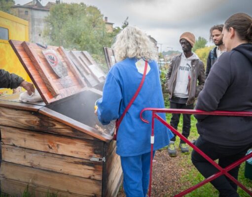 Des poubelles au compost et à la terre