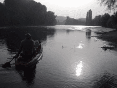 La rivière Dordogne n’est plus ce qu’elle était Dordogne blue illustré par Gilles Ray