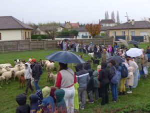 Une halte à Saint-Cyprien pour rencontrer les écoliers