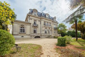 L'hôtel particulier a été construiten 1911 Fonds de Laurière
