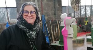 Des statuettes à la conquête du monde