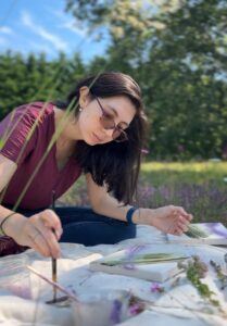 Jourdie travaillant sur la série Un rappel de la chance que nous avons