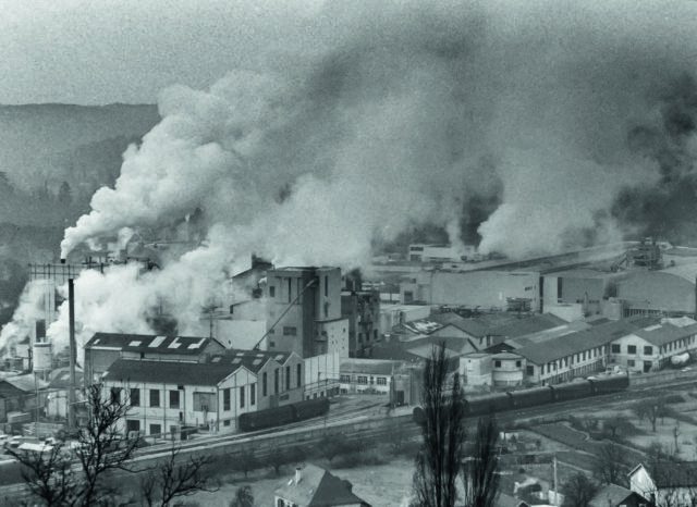 Les fumées et vapeur de l'usine