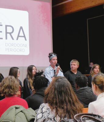 L’alchimie de la Bohème Les lycéens lors de la présentation de leurs travaux