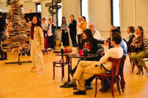 Les solistes trouvent leurs marques lors de premières répétitions