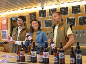 A droite le gérant Jérémy Tillard, au centre la fondatrice Ophélia Camandone
