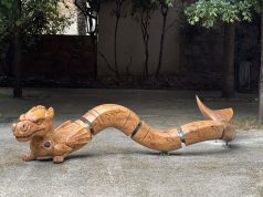 Un gentil Dragon place de la Vertu