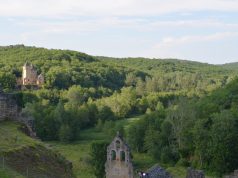 Quitter la vallée, puis revenir à la littérature