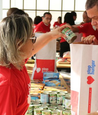 Sur le Tour de France, on lutte contre le gaspillage alimentaire en impliquant les acteurs locaux