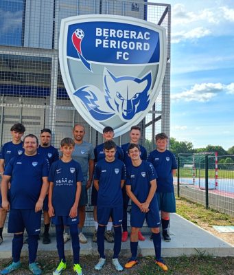 Dix jeunes footballeurs bergeracois en situation de handicap participent à leur coupe du monde en Suède