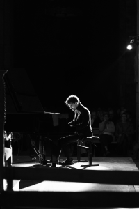Pour César de Gurbert, les compositions de musique latino-américaine, n'ont rien à envier aux maîtres européens.