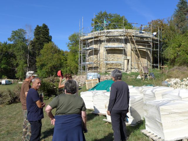 Les bénévoles se retrouvent tous les samedis sur le chantier Les bénévoles se retrouvent tous les samedis sur le chantier