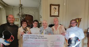 25 ans de partage sur fond rose