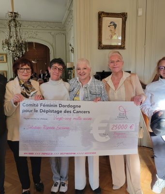 25 ans de partage sur fond rose