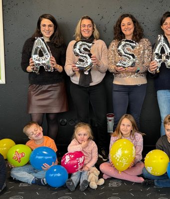 Mobilisation autour du diabète des enfants Les mamans du bureau de l'ASSA 24 avec leurs enfants