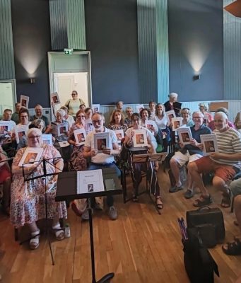 Un requiem original créé en Périgord Une répétition des choeurs pour le Requiem